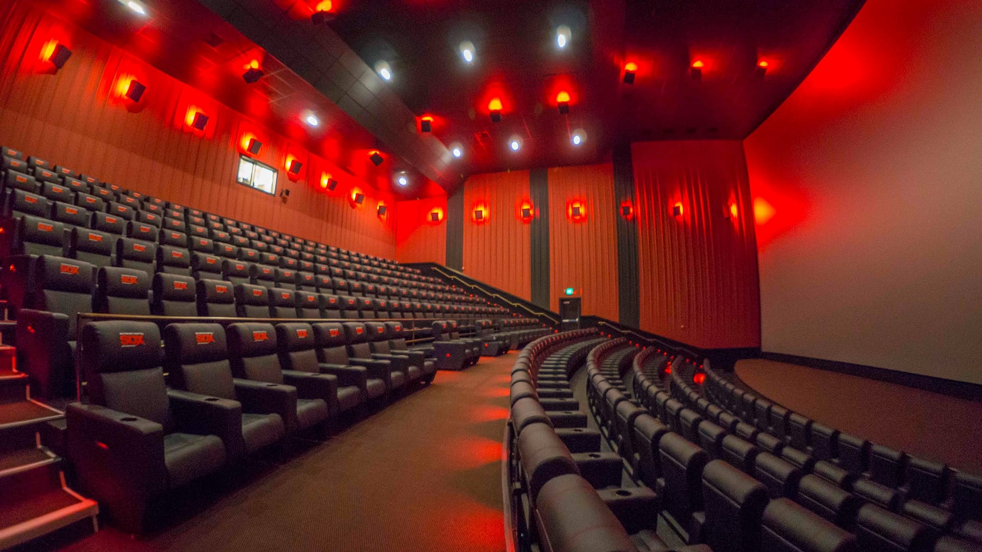 movie theaters in hawaii
